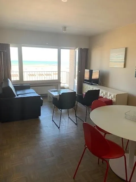 Cozy 2 Bedroom Apartment With Seaview In Ostend T82